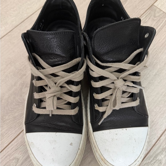 Sz42 (9) Rick Owens Black Leather Sneakers with White Toe Caps and Cream Laces - Picture 2 of 12